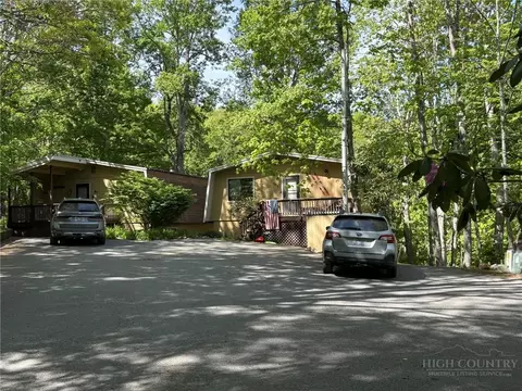 66 Pinetop Cir #C, Banner Elk, NC 28604