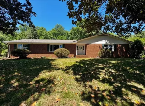 1000 Hill Ave, Wilkesboro, NC 28697
