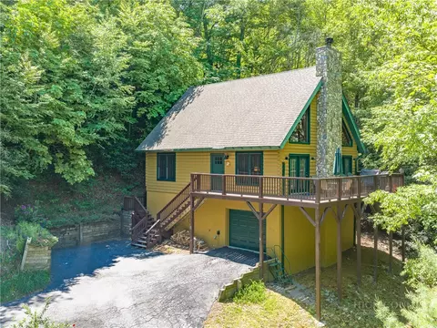 340 Balsam Ln, Banner Elk, NC 28604