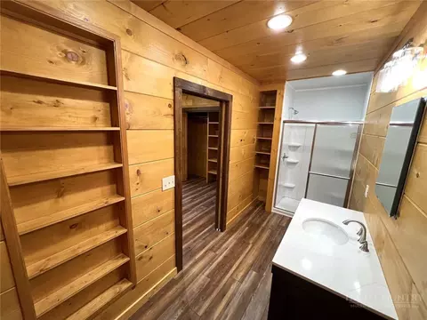 Bath - 138 Talon Dr, Boone, NC 28607 photo 2 of 3