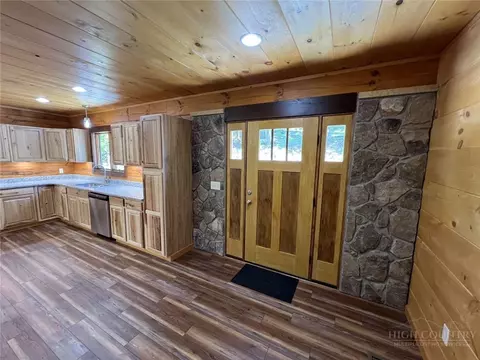 Entry Way - 138 Talon Dr, Boone, NC 28607 photo 2 of 4