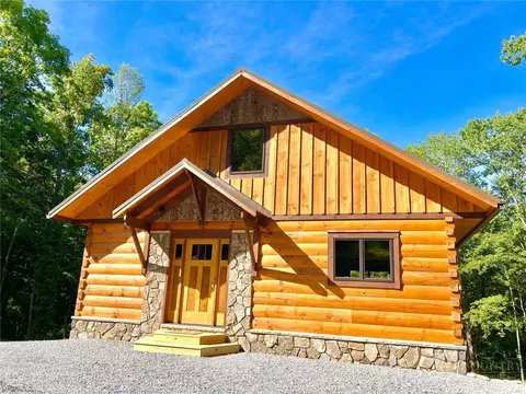 138 Talon Dr, Boone, NC 28607