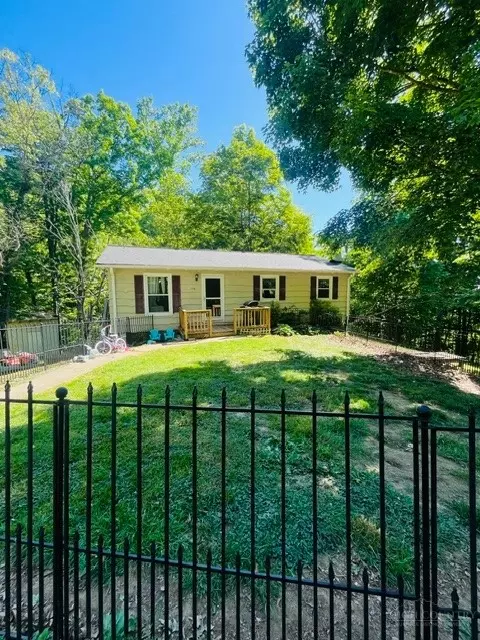 138 Oak St, Jefferson, NC 28640