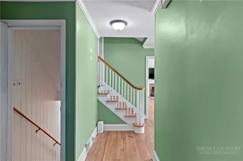 Entry Way - 951 Dodson Mill Rd, Pilot Mountain, NC 27041 photo 4 of 6