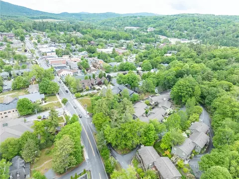 View/Area - 202 Village Green Rd #E-1, Blowing Rock, NC 28605 photo 5 of 5