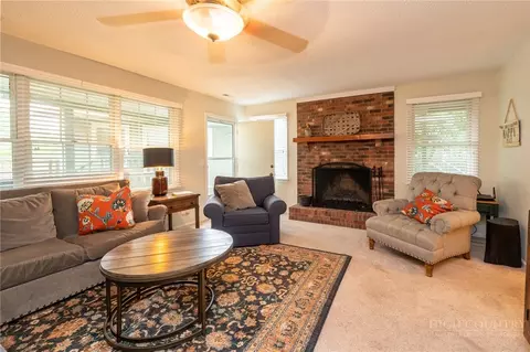 Living - 202 Village Green Rd #E-1, Blowing Rock, NC 28605 photo 5 of 5