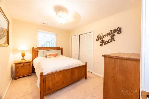 Bedroom - 202 Village Green Rd #E-1, Blowing Rock, NC 28605 photo 3 of 3