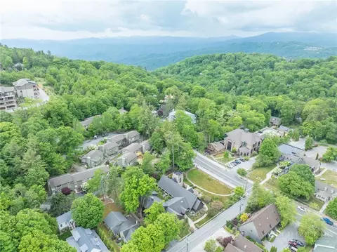 View/Area - 202 Village Green Rd #E-1, Blowing Rock, NC 28605 photo 3 of 4