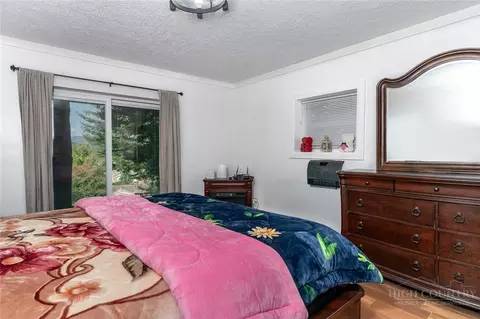 Bedroom - 209 Apache St, Newland, NC 28657 photo 8 of 8