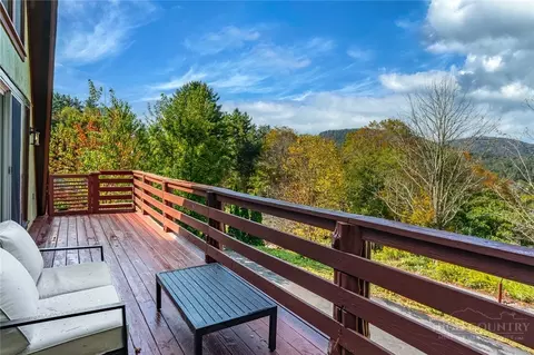 Exterior - 209 Apache St, Newland, NC 28657 photo 5 of 7
