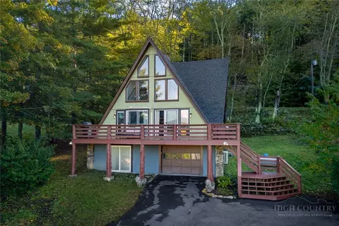 209 Apache St, Newland, NC 28657