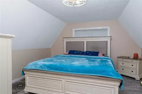 Bedroom - 209 Apache St, Newland, NC 28657 photo 1 of 8
