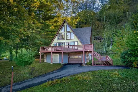 Exterior - 209 Apache St, Newland, NC 28657 photo 2 of 7