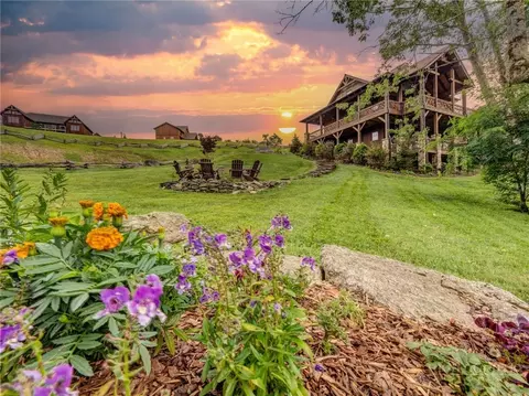 54 White Eagle Trl, Banner Elk, NC 28604
