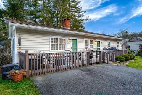 649 Ransom St, Blowing Rock, NC 28605
