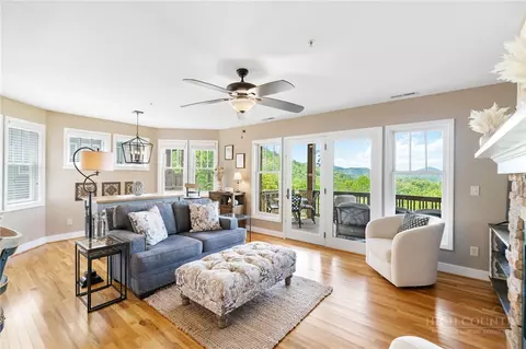 942 Ridge Haven Pkwy #R1211, Banner Elk, NC 28604