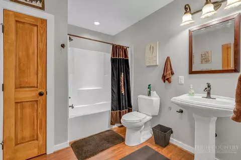 Bath - 160 Outback Rd, Ferguson, NC 28624 photo 6 of 6