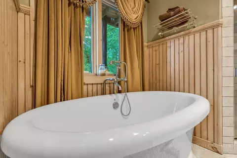 Bath - 160 Outback Rd, Ferguson, NC 28624 photo 3 of 6