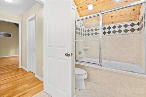 Bath - 373 The Settlement, Boone, NC 28607 photo 2 of 4