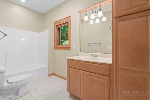 Bath - 373 The Settlement, Boone, NC 28607 photo 3 of 4
