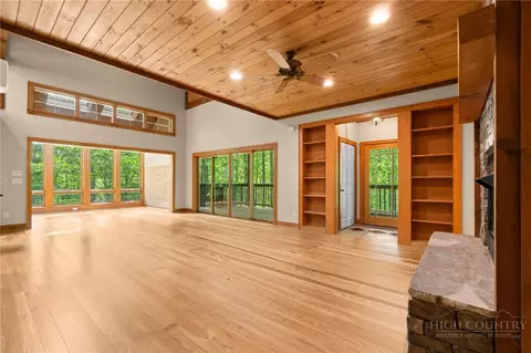 Living - 373 The Settlement, Boone, NC 28607 photo 6 of 7
