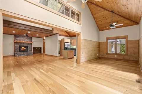 Living - 373 The Settlement, Boone, NC 28607 photo 3 of 7