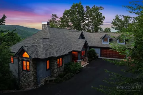 95 Green Ridge Ln, Banner Elk, NC 28604