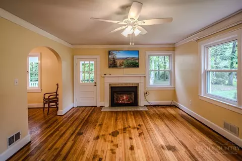 Living - 803 First Ave N, Conover, NC 28613 photo 2 of 3
