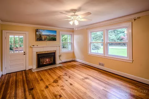 Living - 803 First Ave N, Conover, NC 28613 photo 3 of 3
