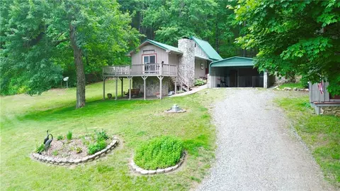 340 Parkway Estates Rd, Laurel Springs, NC 28644