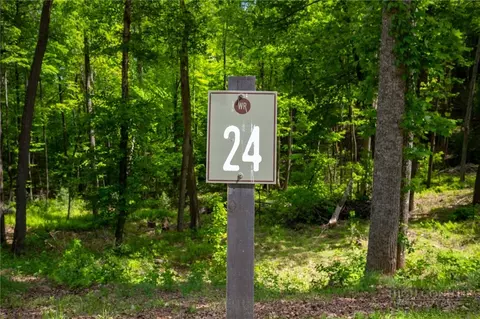 24 Wilderness Reserve Pkwy, Deep Gap, NC 28618