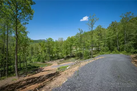 158 Spring Rock Trl, Spruce Pine, NC 28777 photo 2