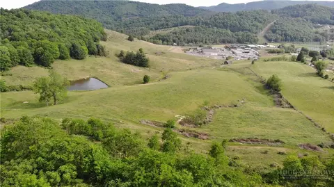 336 Mtn Valley Dr, West Jefferson, NC 28694