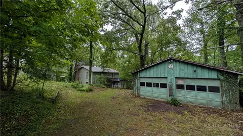 71 Warrior Ln, Newland, NC 28657