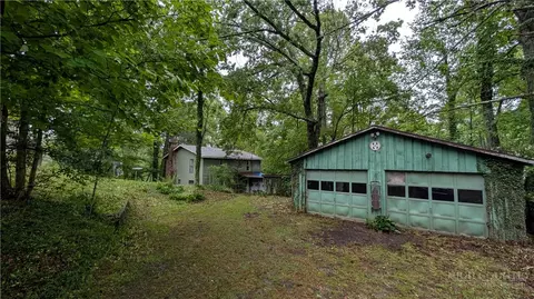 71 Warrior Ln, Newland, NC 28657