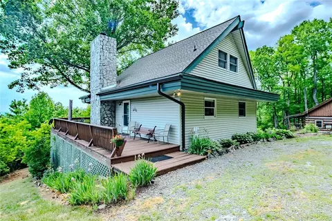 905 Harley Perry Rd, Zionville, NC 28698