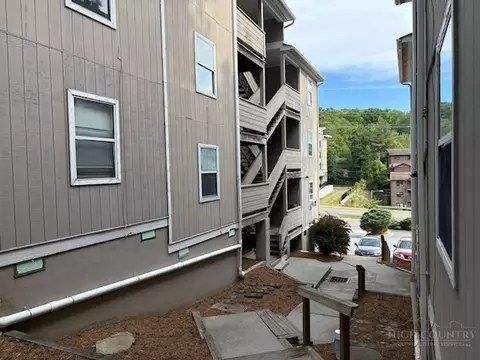 Exterior - 229 E King St #31, Boone, NC 28607 photo 4 of 8