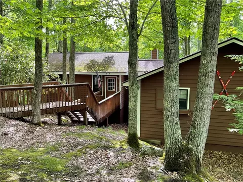 117 Rhododendron Dr, Beech Mountain, NC 28604