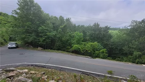 425 Pinnacle Ridge Rd, Beech Mountain, NC 28604 photo 2