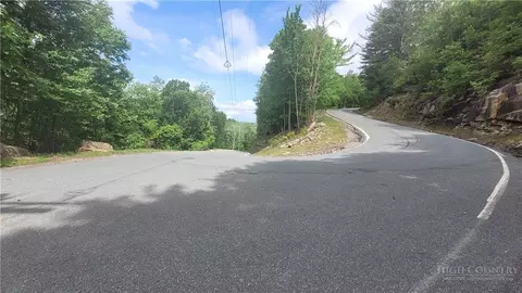 425 Pinnacle Ridge Rd, Beech Mountain, NC 28604 photo 3