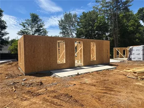 2 N Jefferson Ave, West Jefferson, NC 28694