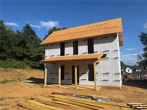 2 N Jefferson Ave, West Jefferson, NC 28694