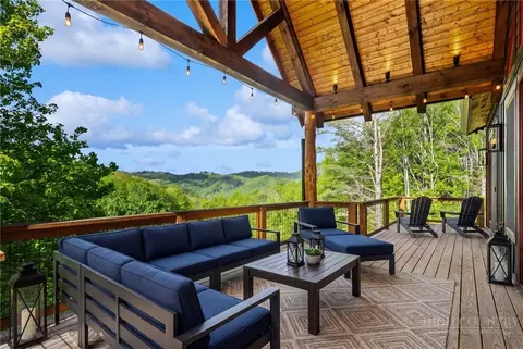 750 W Silver Springs Dr, Banner Elk, NC 28604