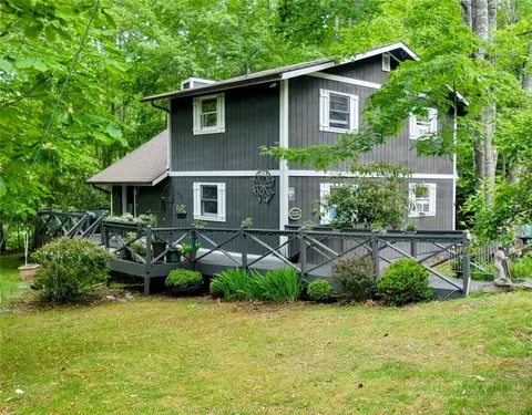 111 Locust Ridge Rd, Beech Mountain, NC 28604