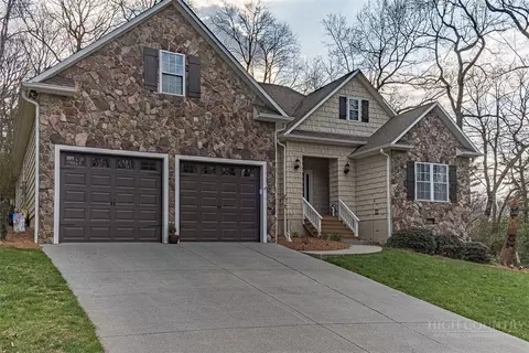 24 Fawn Ln, Roaring Gap, NC 28668