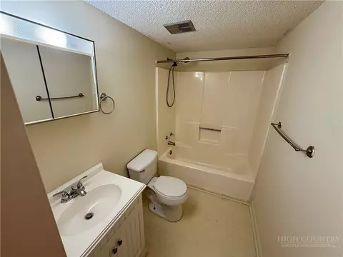 Bath - 229 E King St #30, Boone, NC 28607 photo 1 of 2