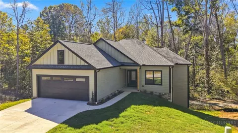 414 Scarlett Oak Ct NE, Lenoir, NC 28645
