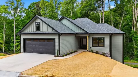 414 Scarlett Oak Ct NE, Lenoir, NC 28645
