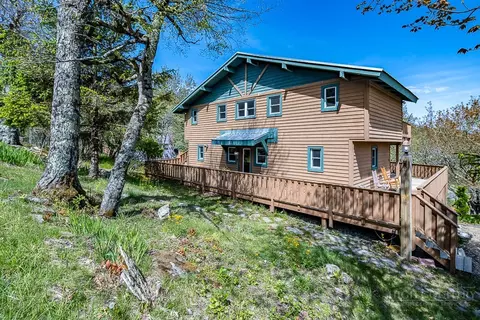 125 Skiway Cir, Beech Mountain, NC 28604