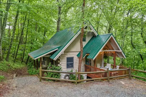 192 Dewitt Barnett Rd, Vilas, NC 28692